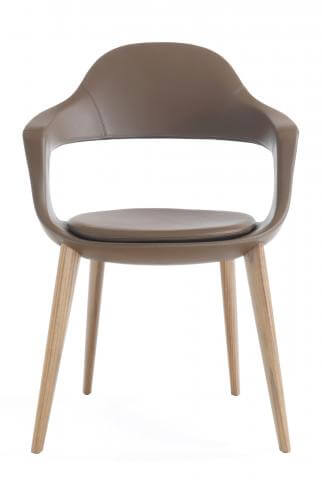 Lomacasa_Pellizzoni_Frenchkiss-Armchair_featured