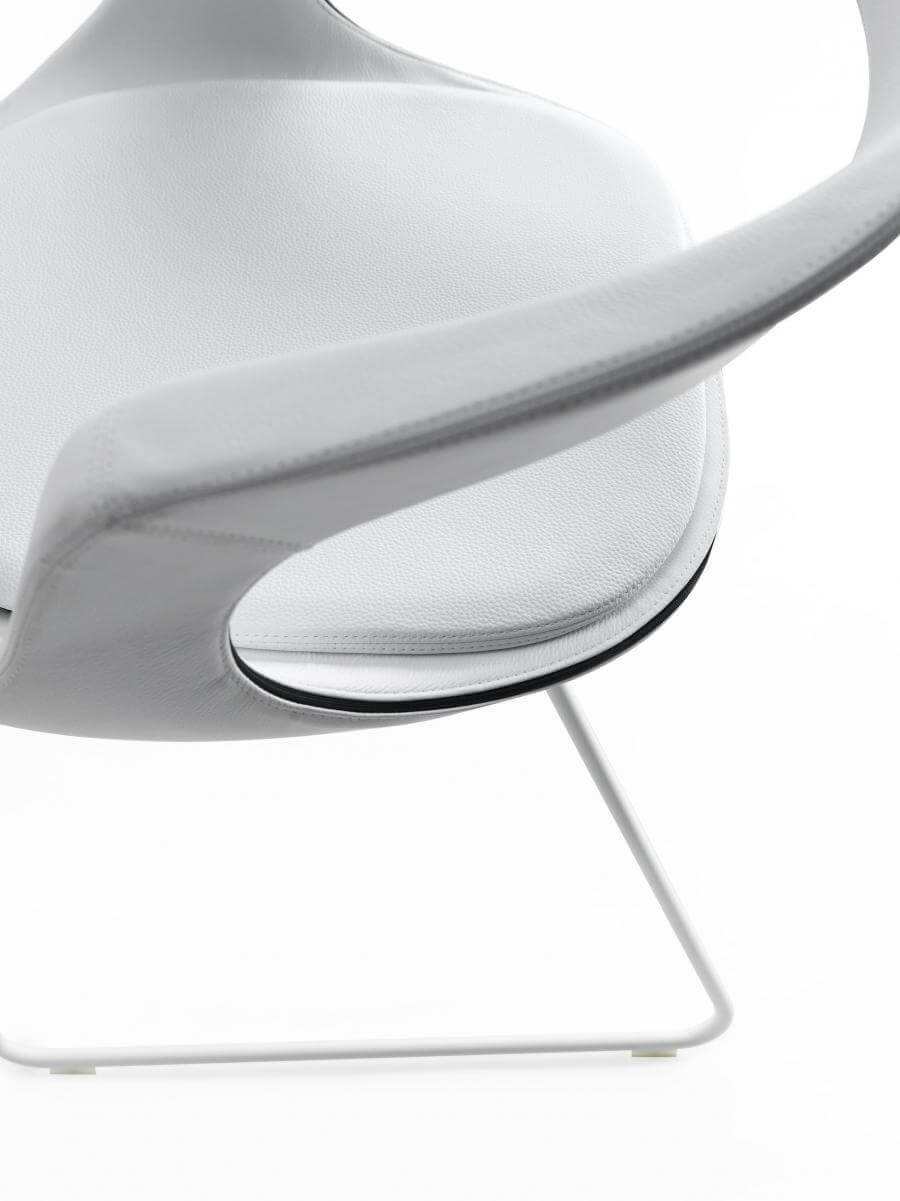 Lomacasa_Pellizzoni_Frenchkiss-Low-Back-Poltrona_Descrizione