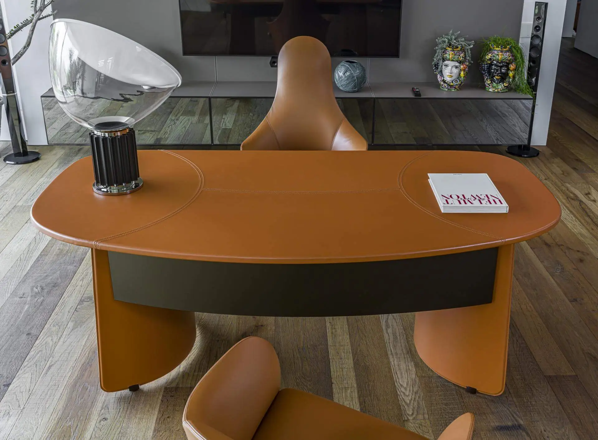 Lomacasa_Pellizzoni_Butterfly-Scrivania_Galleria-7