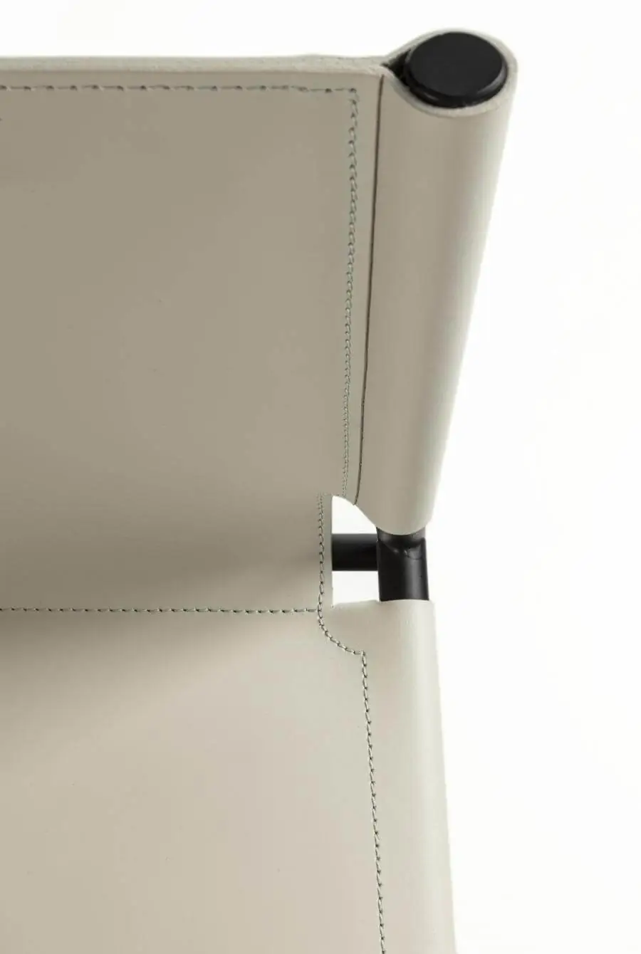 Lomacasa_Pellizzoni_Elena-Sgabello_Descrizione