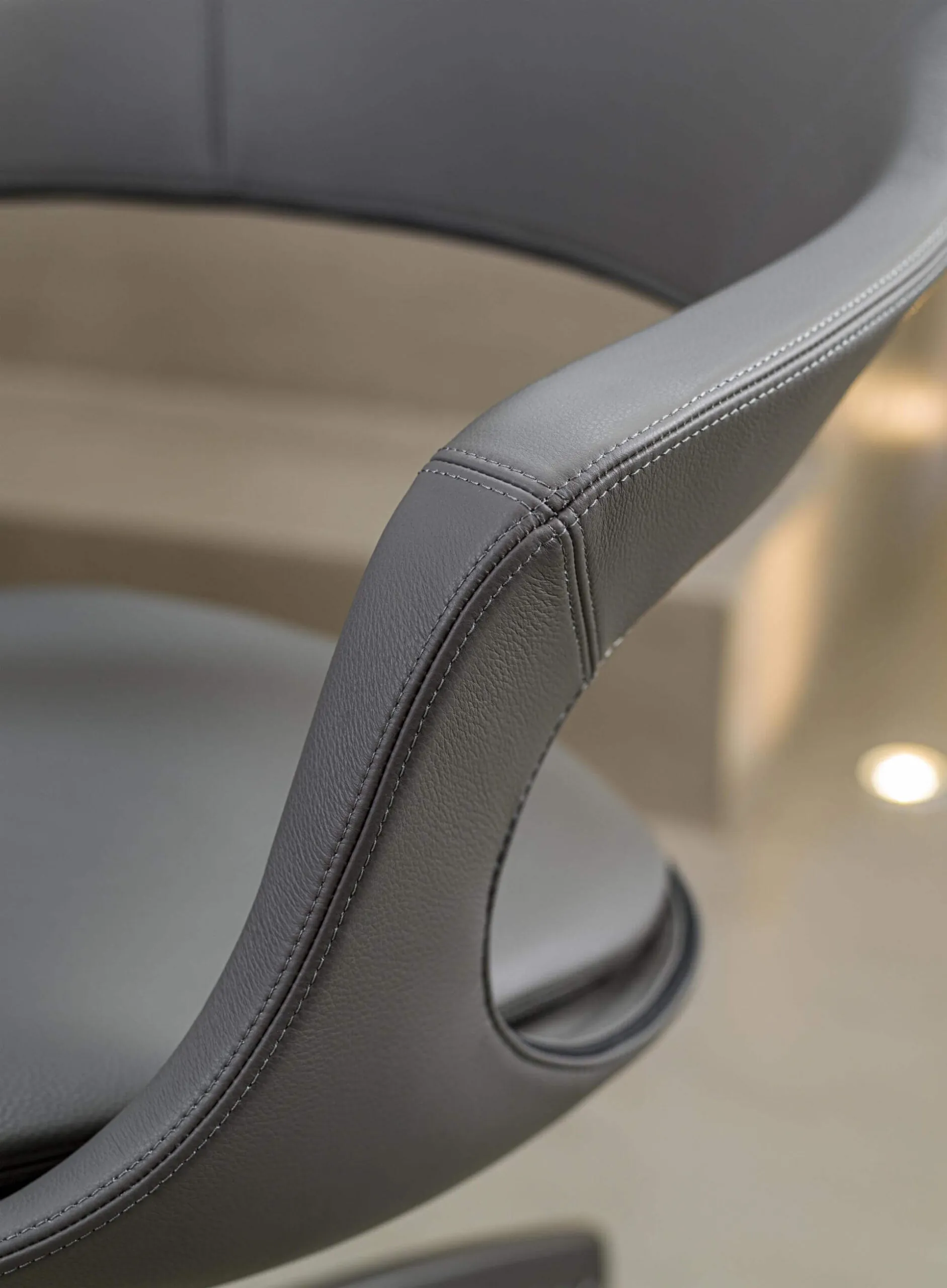 Lomacasa_Pellizzoni_Frenchkiss-Office-Wheels_Galleria-2