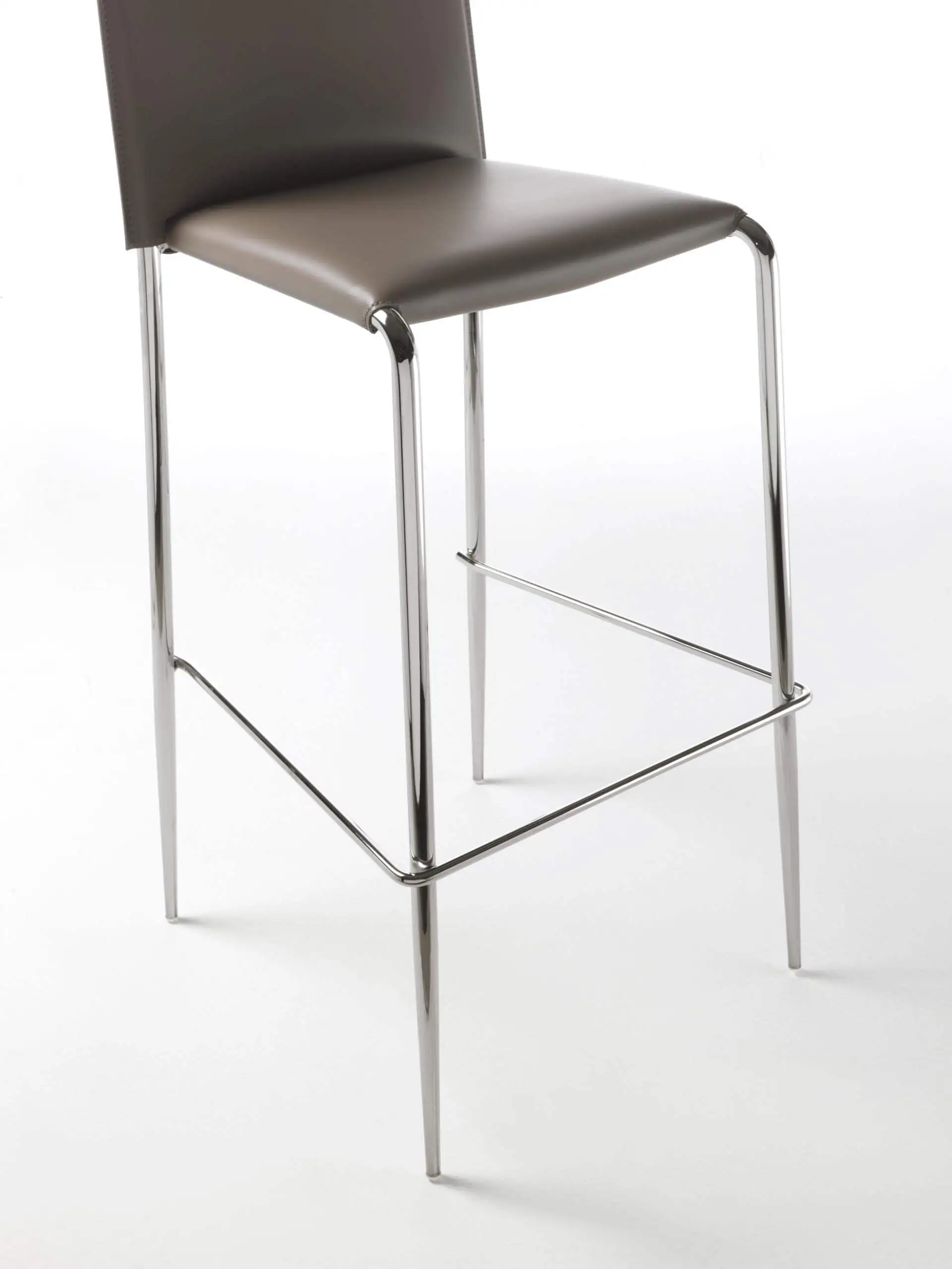 Lomacasa_Pellizzoni_Gazzella-Sgabello_Galleria-10