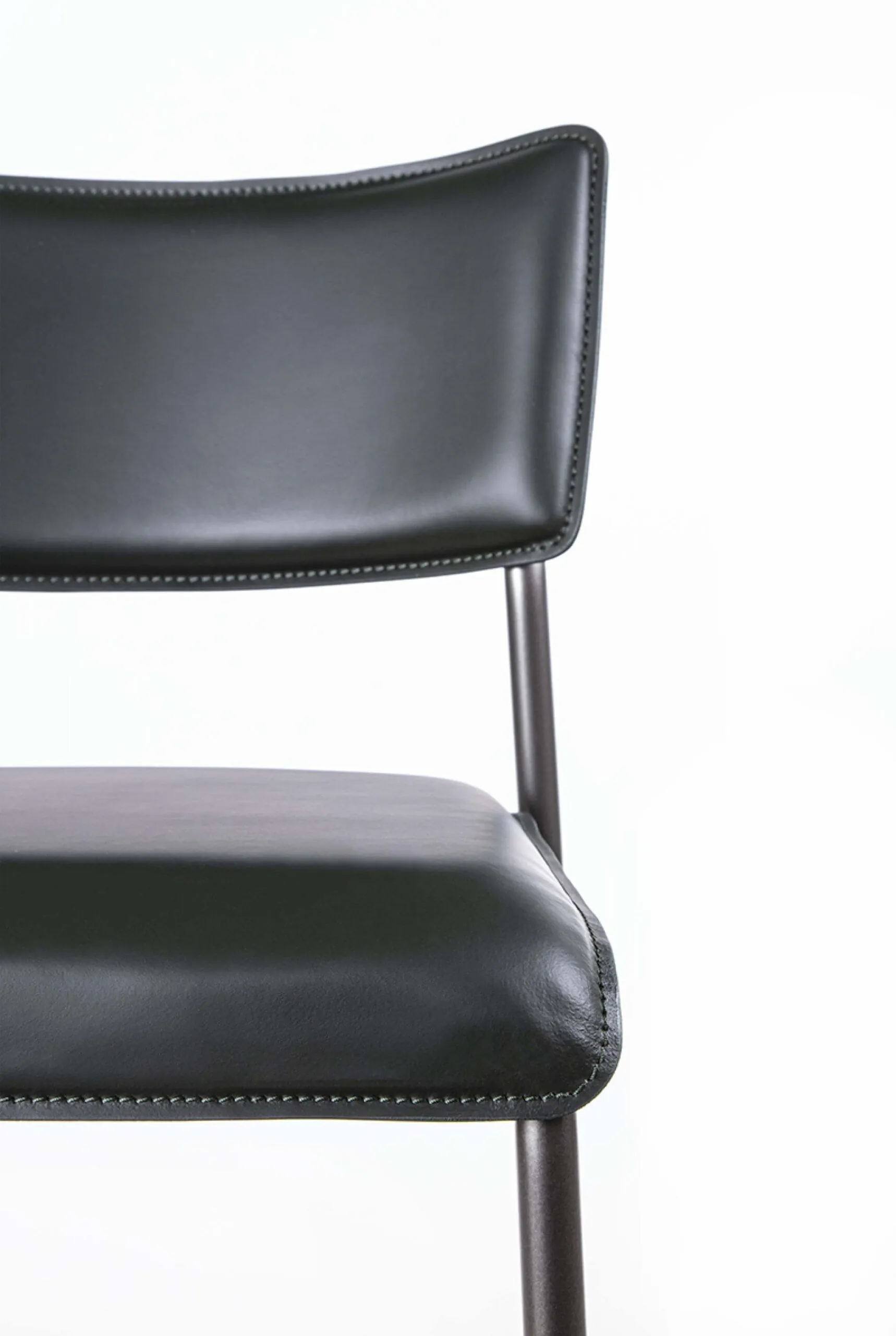 Lomacasa_Pellizzoni_Isotta-Sgabello_Galleria-3