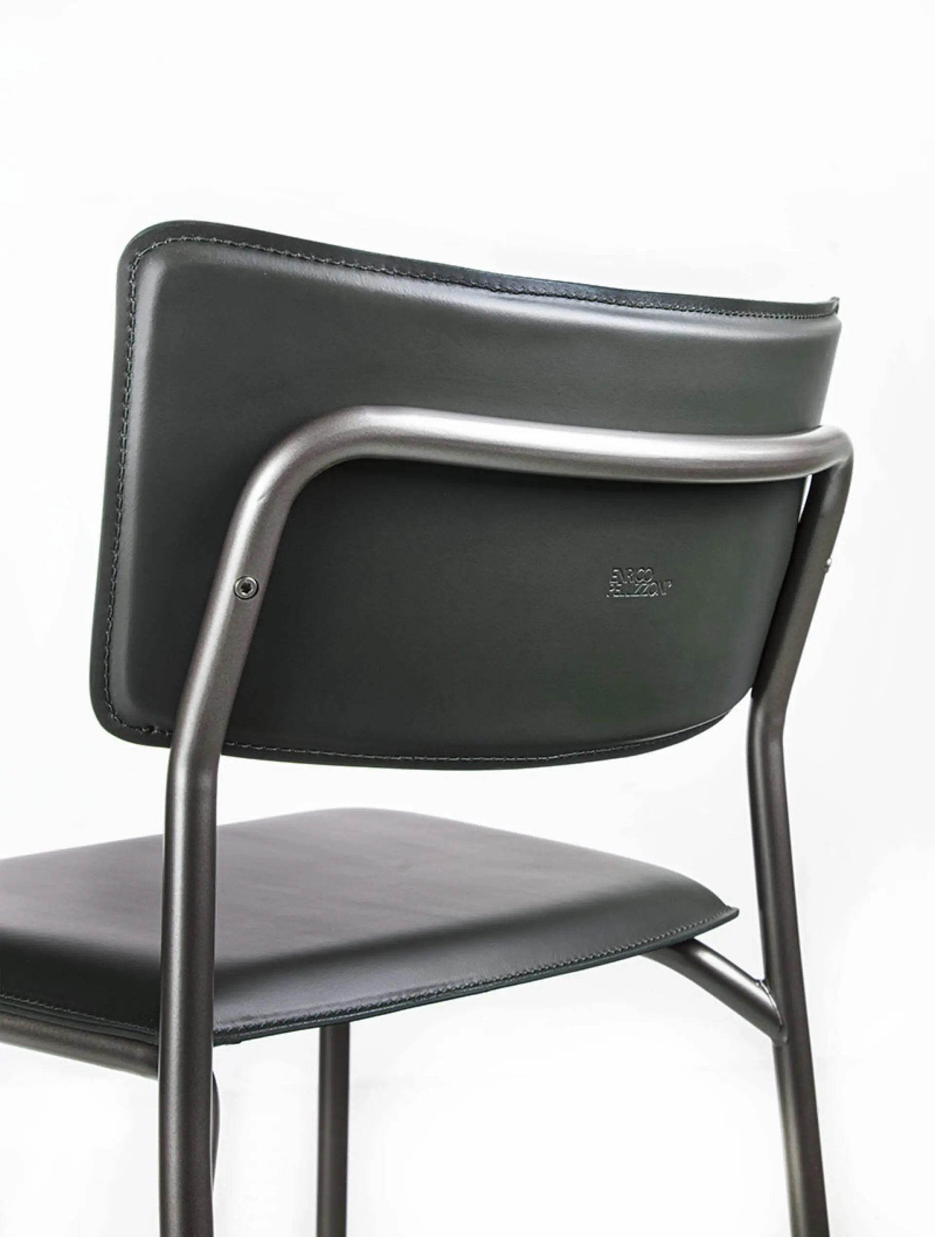 Lomacasa_Pellizzoni_Isotta-Sgabello_Galleria-4