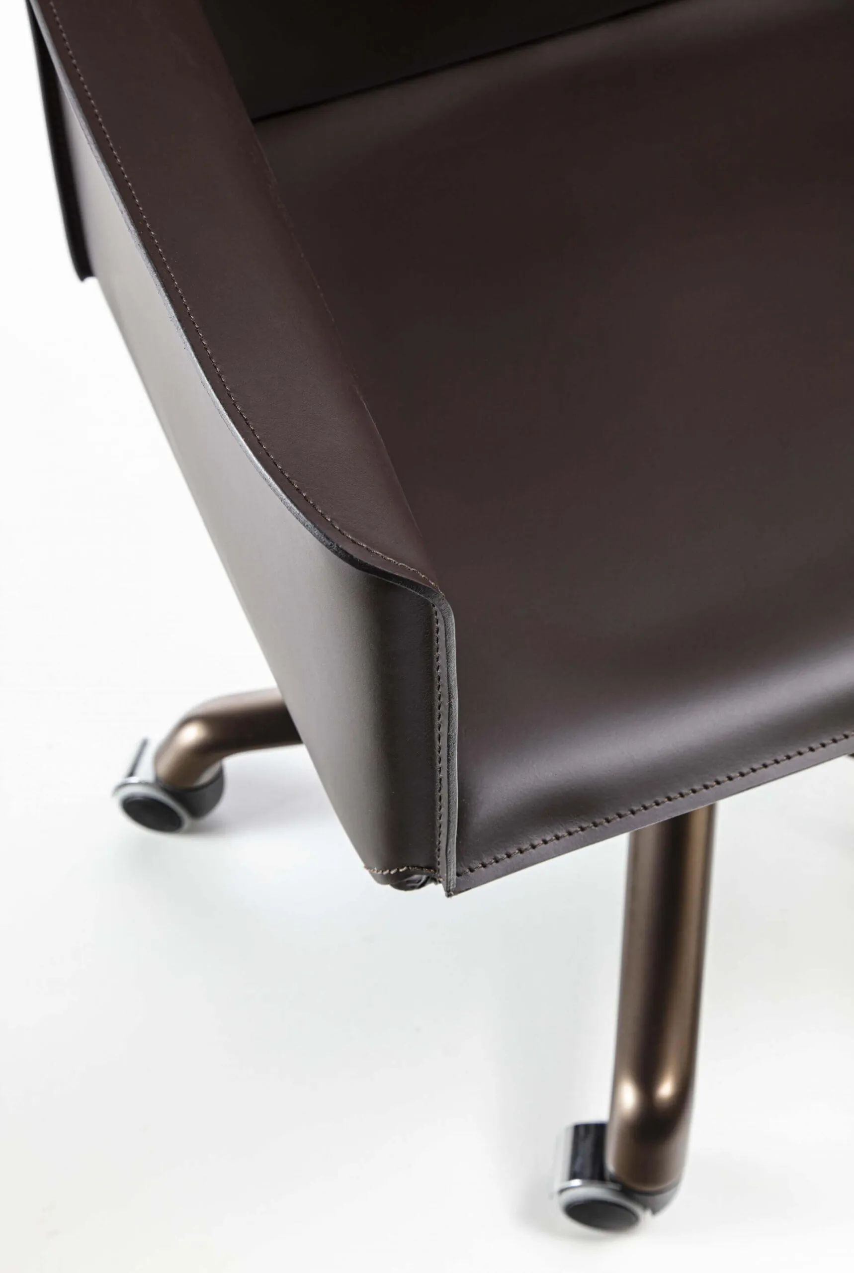 Lomacasa_Pellizzoni_Pasqualina-Sedia da ufficio_Galleria-10