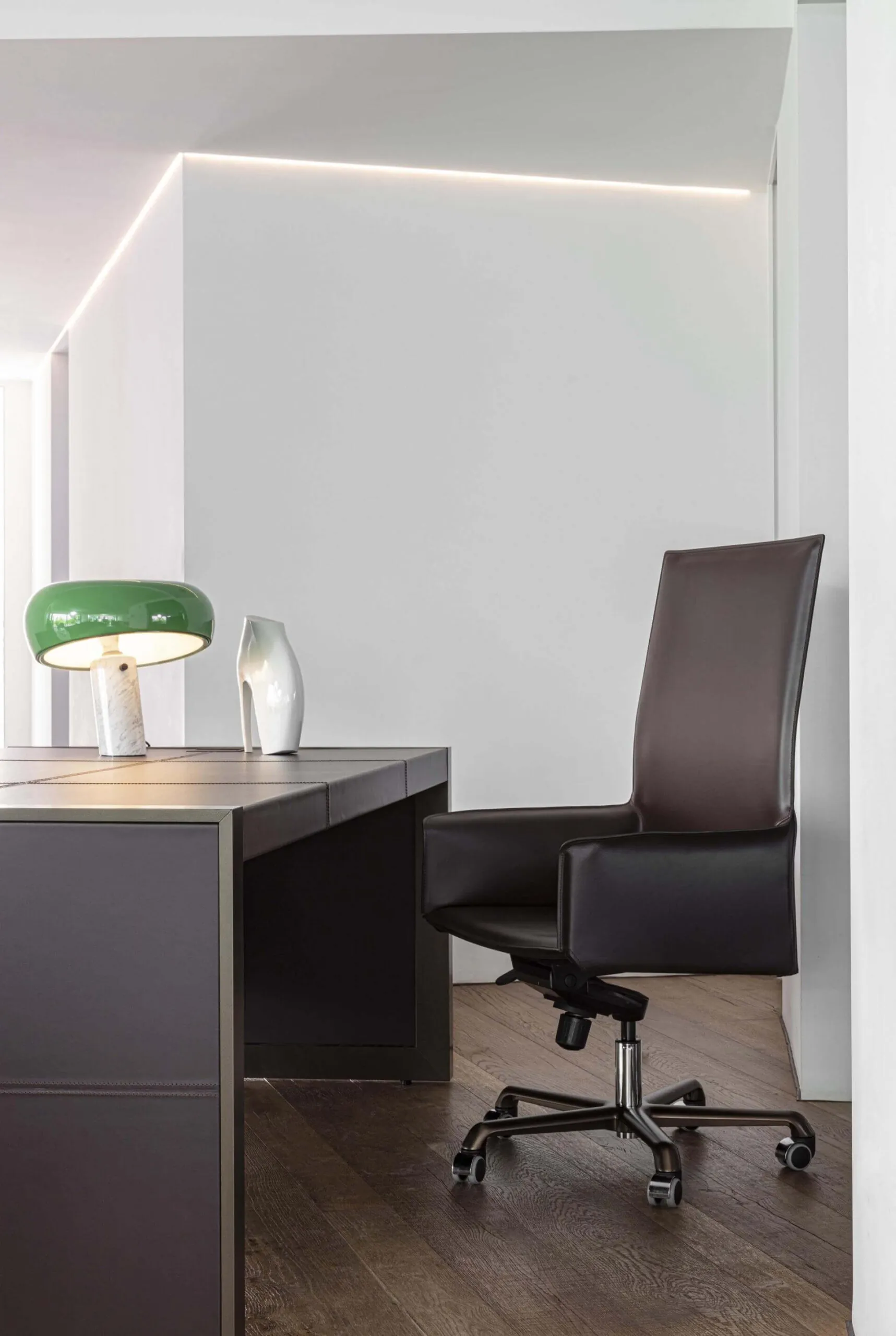 Lomacasa_Pellizzoni_Pasqualina-Sedia da ufficio_Galleria-12