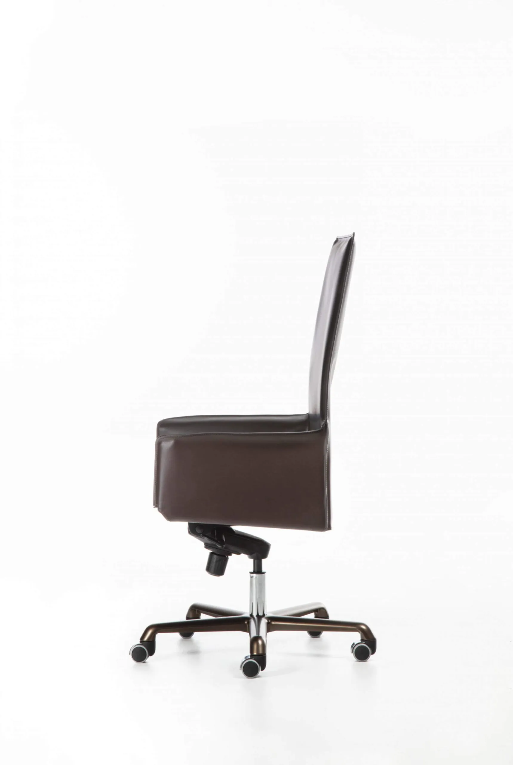 Lomacasa_Pellizzoni_Pasqualina-Sedia da ufficio_Galleria-7